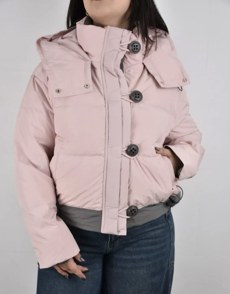 کاپشن صورتی کوتاه